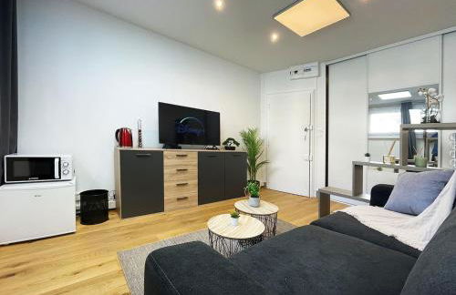 HOMEY TINY - Chambre privée - Située en Hyper-centre - Disney Plus et Wifi inclus - Sans SDB - Proche de Genève et des transports en commun - Foto 16