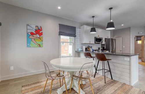 3 Bedroom Greek Revival Cottage Walk to Big House - Foto 9