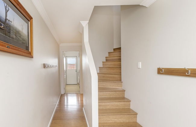 Khione 1 - Modern & spacious with views towards Lake Jindabyne & the mountains beyond - Foto 21