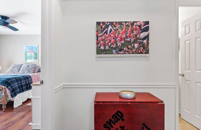 Five Points Dawg Crib On Campus - Foto 2