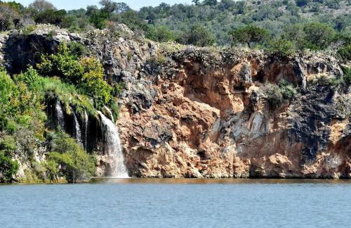 Peaceful Lakefront Cabin with Loft, Beach Access & Sunset Views in Buchanan Dam, Texas - Foto 26