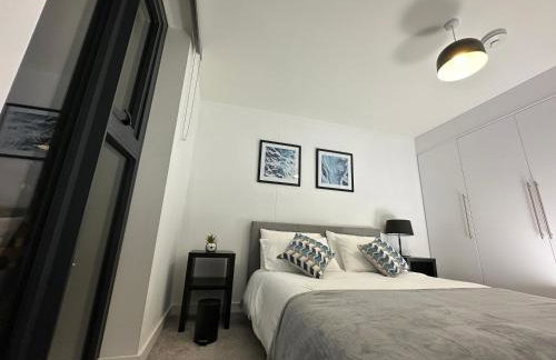 Cozy City Centre Apartment with Free Gym and Free Coffee - Photo 27