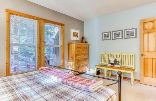 Lazy Bear Lodge · Spacious 6BR Lodge with Chef's Kitchen, Hot Tub, Golf Views and more - Foto 39