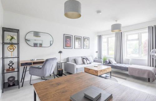 Lovely 2 bedroom apartment - ideal location - Photo 24