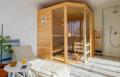 Villa with Swimming Pool, Outdoor Kitchen, Sauna, Hot Tub, Play Area, Sea View - Foto 73