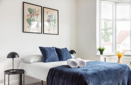 9RA - 4BD House - Wembley Views - Foto 4