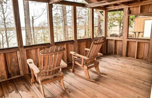 Cozy lakefront cabin with boat house and ramp on T - Foto 26