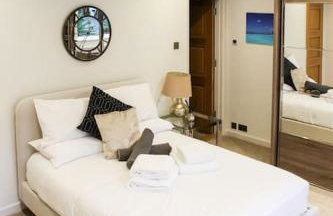 Hot Tub/Football Court/Sleeps 12/Luxury Villa - Photo 15