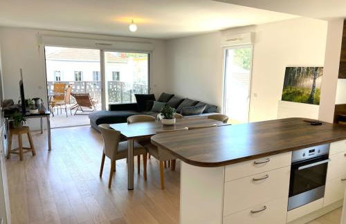 Large apartment with air conditioning, terrace and parking - Foto 3