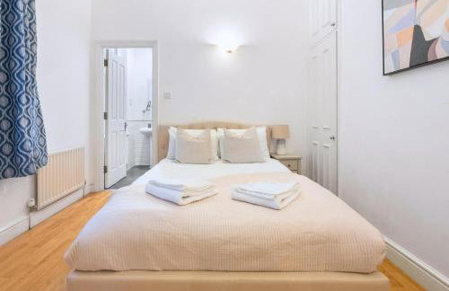 Private Oxford Street Luxe Apartment - Photo 17