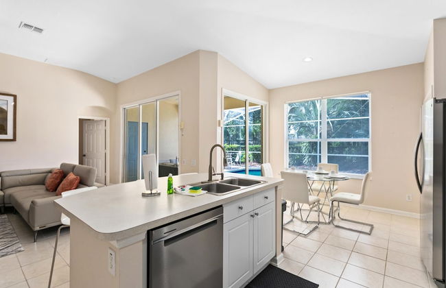 South Facing Pool 4 Bedroom 3 Bath Villa - Foto 13