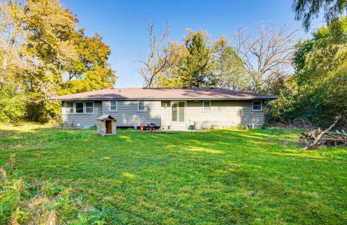 Peaceful Retreat with Yard 2 Mi to Pewaukee Lake! - Foto 3