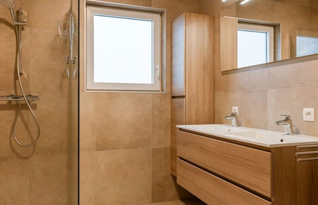 Spacious Getaway Close to the Beach and Airport - Foto 7