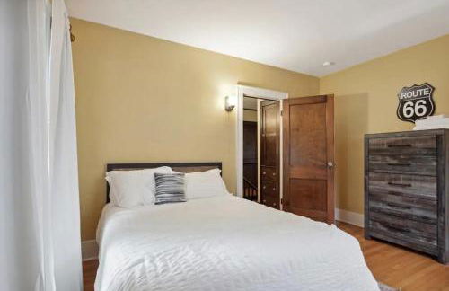 Walk to Notre Dame Harter Heights Hideaway - Foto 30