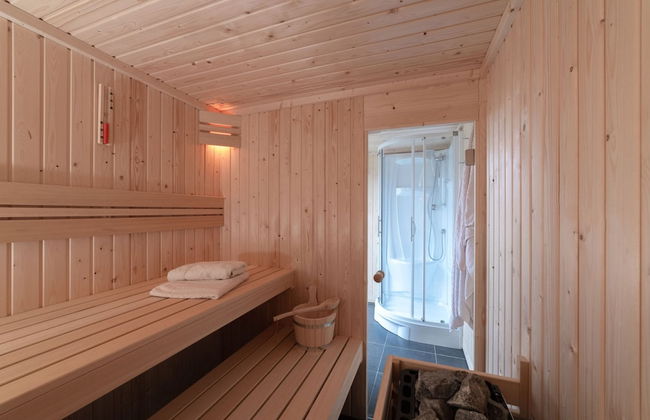 Luxury 8-person Wellness Villa With Sauna and Outdoor hot tub is Unique - Photo 80