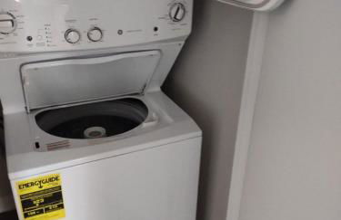 Onsite coffee bar just mins to Jack Thrice Stadium - Foto 9