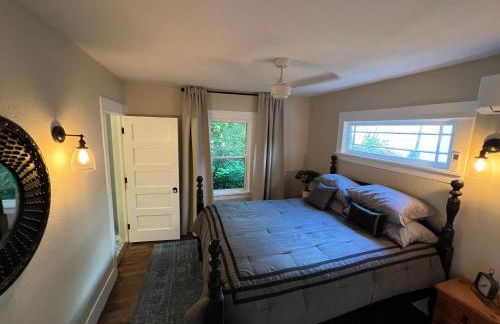 Downtown Williams, walk everywhere, remodeled - Photo 10