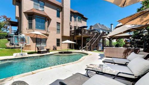 Private and Relaxing Getaway with Gym, Pool & Hot Tub - Foto 1