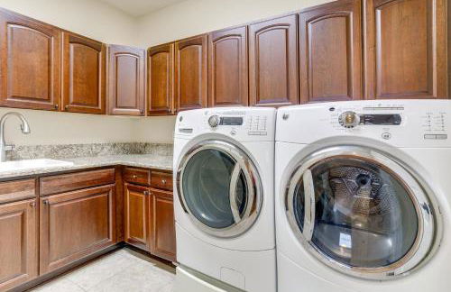 Yard, Home Gym, and Game Room Spacious Aurora Home - Foto 32