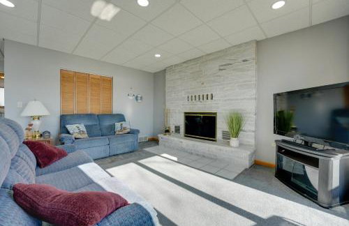 Lakeside Michigan Retreat with Boat Dock and Fireplace - Foto 24