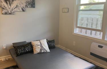 Charlotte tiny Home getaway 5 min to lake Wylie - Foto 10