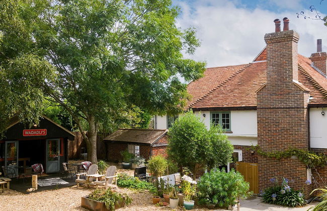 Tranquil Luxe in Country Cottage - Photo 1