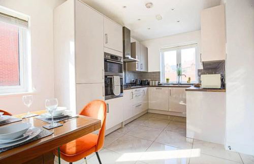 4 bed house in Milton Keynes - freeparking - wifi - Foto 4