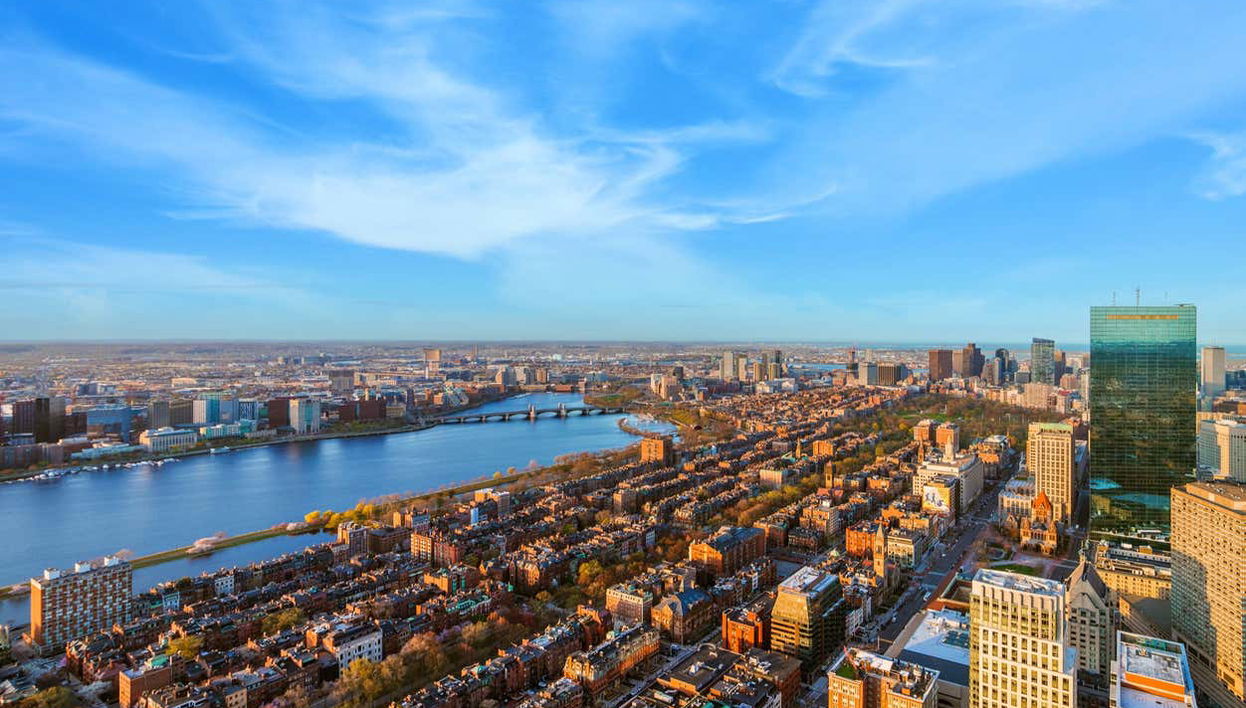 Vue aérienne sur la rivière Charles à Boston