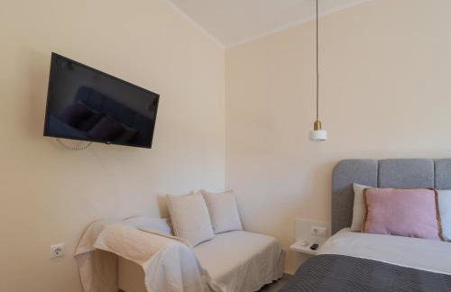 Olea House 2' walk from the sea - Photo 28