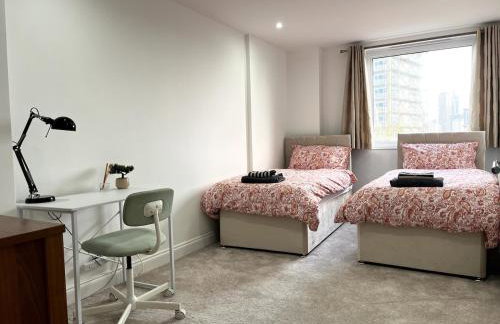 Entire Penthouse with Balcony & Canary Wharf Views - Foto 6