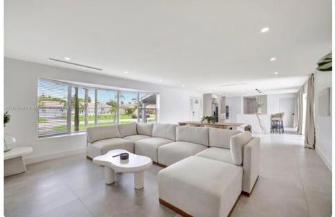 Waterfront Villa with 3 bedroom private suites - Foto 14