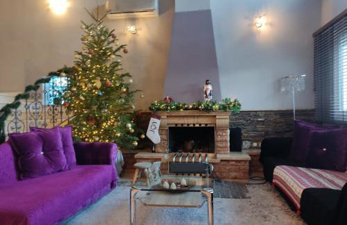 Dana's Luxury Maisonette - Photo 17