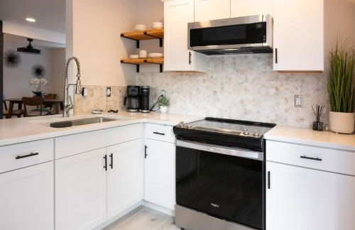 Shares Loft Luxury Apt - NEW! - Foto 22