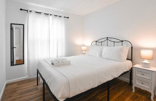 3BR Home for 8 - Only 5 Minutes to Ark - Foosball - Foto 10