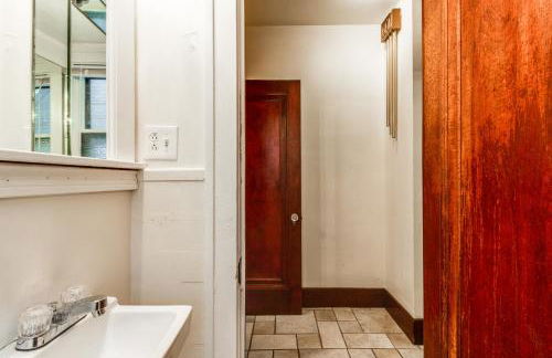 Glamorous Green Beauty in the Heart of University District 15min to Downtown - Foto 38