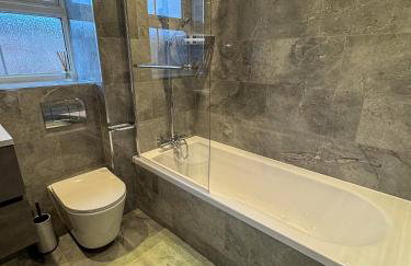 Lux House, Jennett's Park - Photo 12