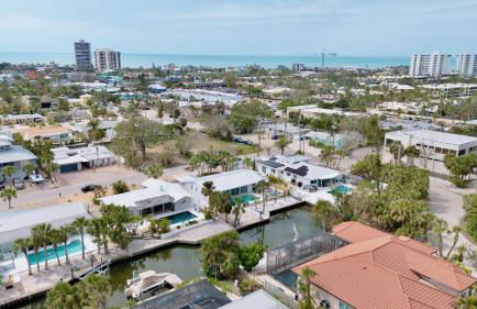 Coastal Charm - Photo 39