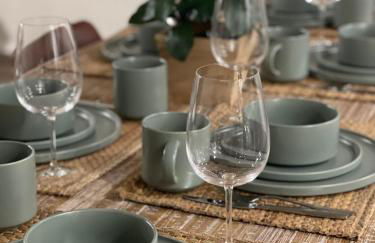 Perfect 4Bd with King Bed Vacation Home - Photo 2