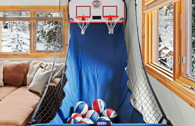 MODERN 4,500 sqft Ski Chalet: 5 Br + 6 Ba | Pool Table | Pool + PRIVATE Hot Tub - Photo 55