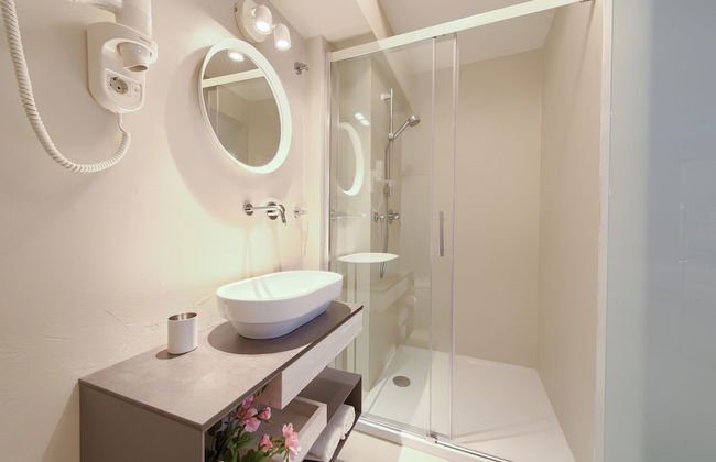 Vibrant and Elegant Downtown Krk Apartments - Photo 39