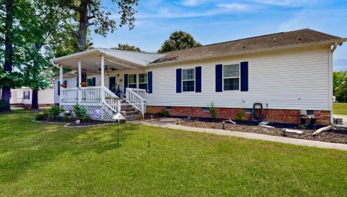 Renovated Retreat with Private Pool and Hot Tub - Foto 1