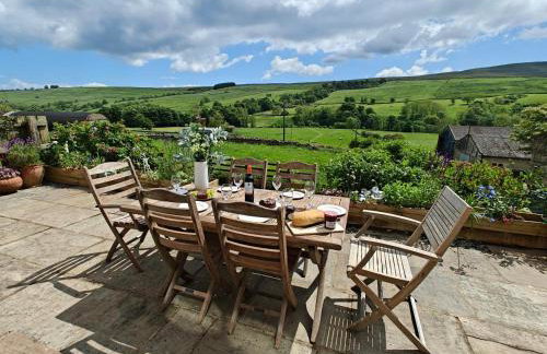 3 Bed in Horsehouse oc-e29610 - Photo 1