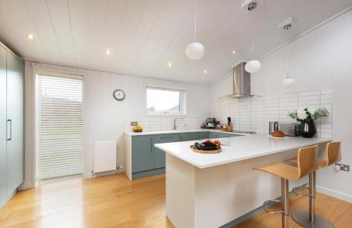 Charterhouse, Strawberryfield Park - Photo 12