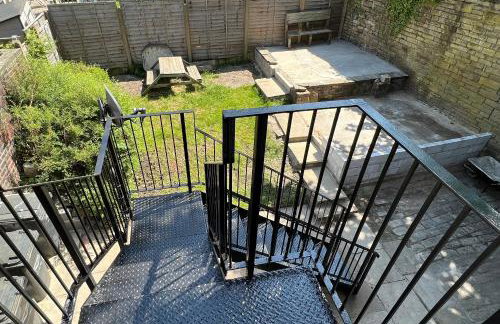 Cosy Penthouse suite happily sleeps up to five - Foto 15