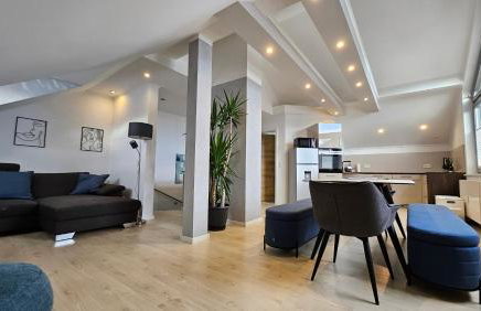 CASA8070 - Exklusive große Maisonette-Wohnung 91 qm für Familien, Gruppen, Geschäftsreisende, inklusive Parkplatz, WLAN, Kaffee und Tee, voll ausgestattet für 1 bis 9 Personen, zentrumsnah an der Autobahn A9 Ingolstadt-Süd - Photo 54