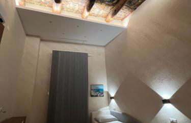 La cartolina di Napoli free parking for small cars only - Foto 7