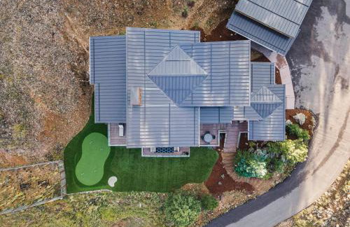 Hot Tub and Scenic Views at The Bailey Lodge - Foto 63