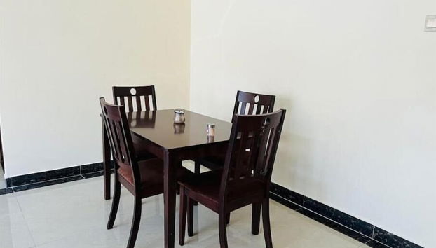 Muteithia Mbaabu - Foto 2, Servicio de comidas en la habitación