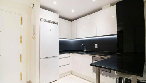 Beautiful Apartment next to Santiago Bernabeu by Batuecas - Photo 2