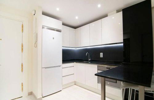 Beautiful Apartment next to Santiago Bernabeu by Batuecas - Photo 2